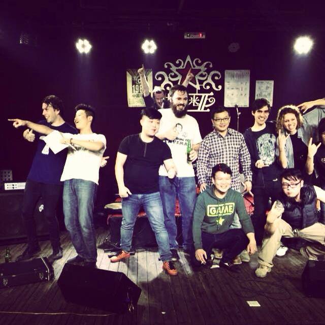 Stage antics with the fans in Zaozhuang