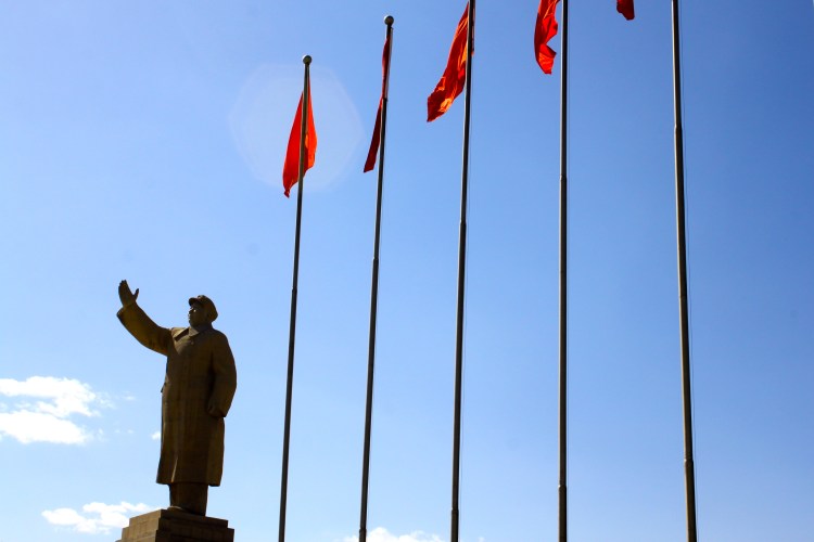 Statue of Mao Zedong down on one of Kashgar's main streets.